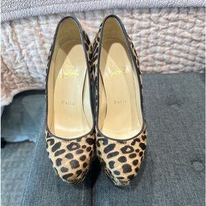 Christian Louboutin, Comes with box and dust bag